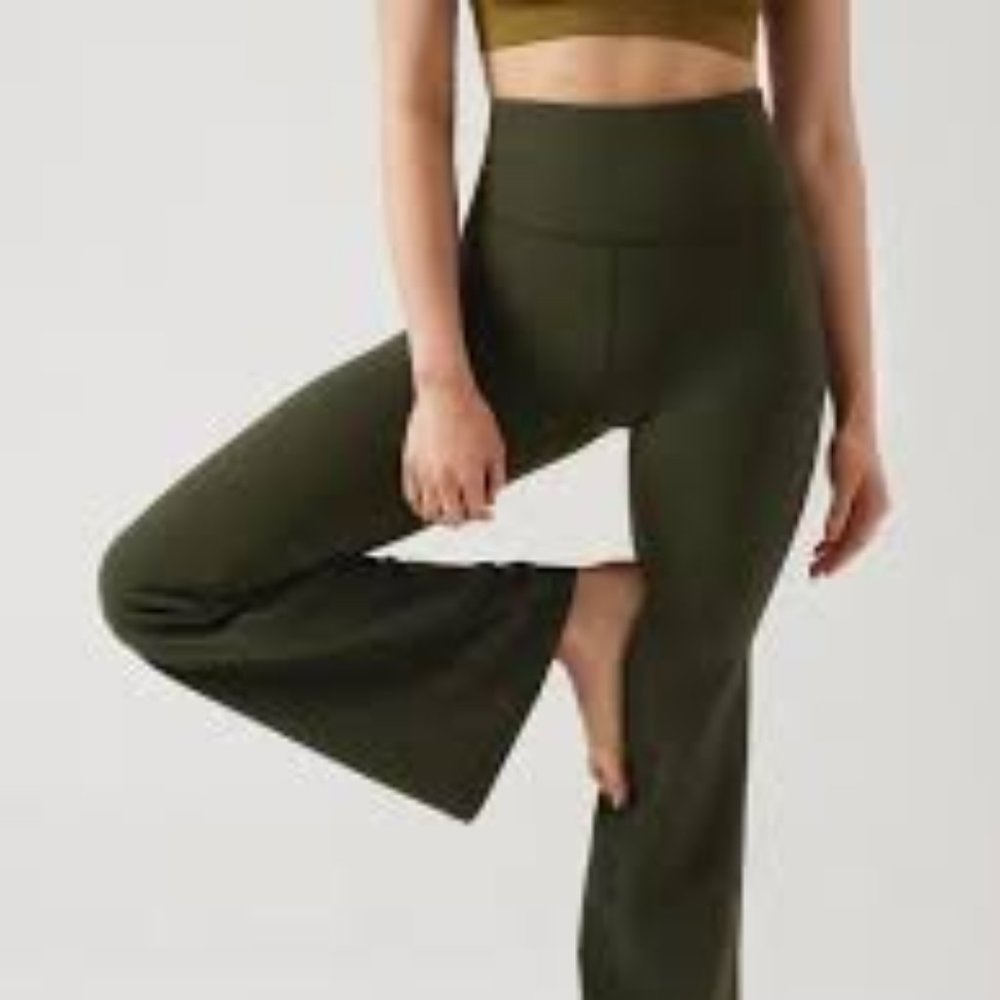 Athleta Elation Flare Pant - Black - Size Small/Tall